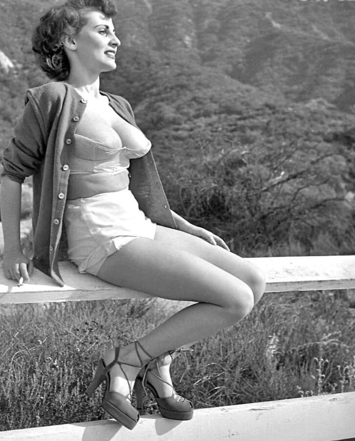 Donna Brown, vintage &;s model
