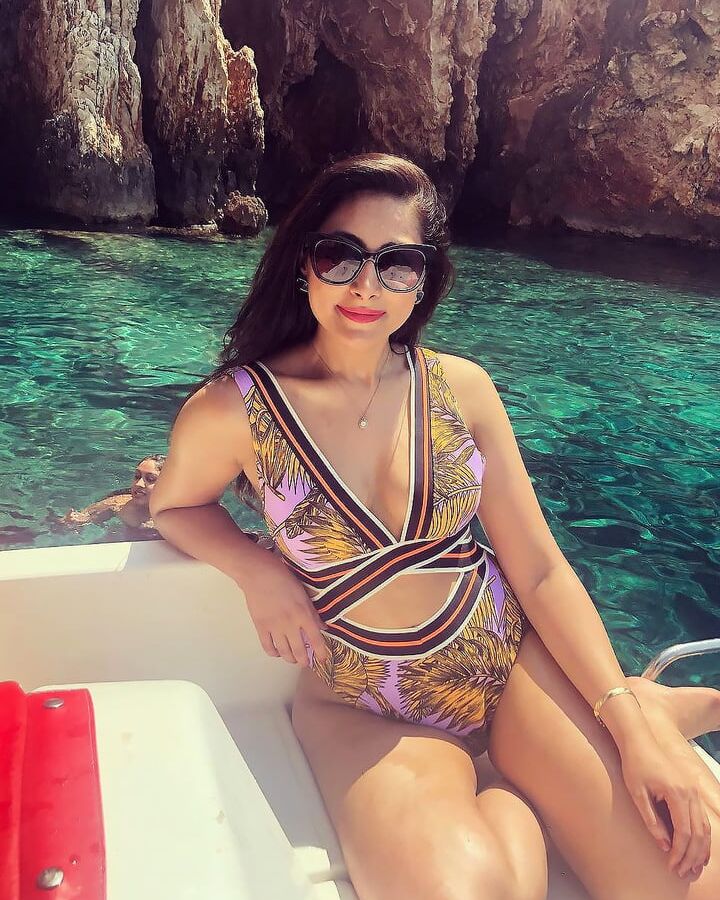 Desi Indian Paki Thighs!!