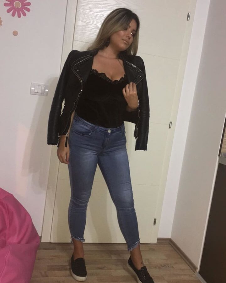 Serbian hot chuby girl big natural tits Ivana Obradovic