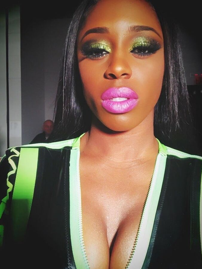 WWE Naomi