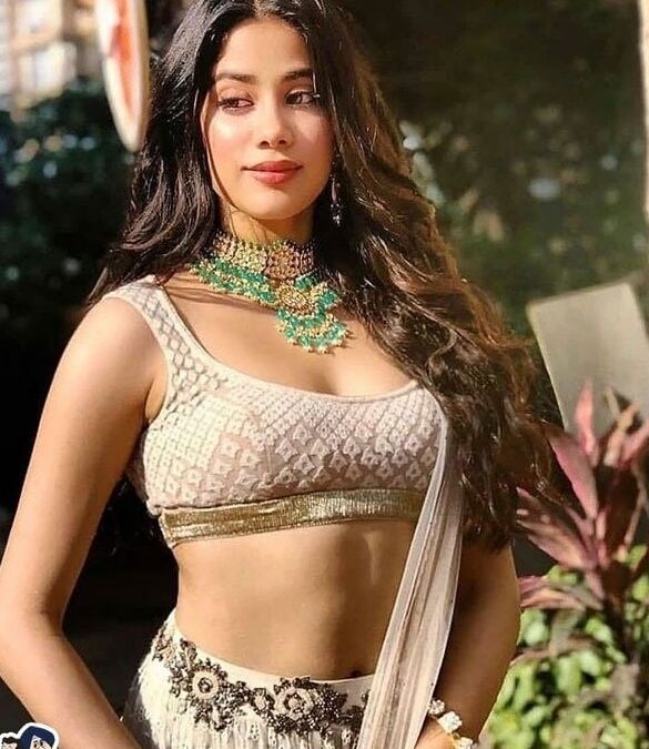 Janhvi kapoor sexy hot