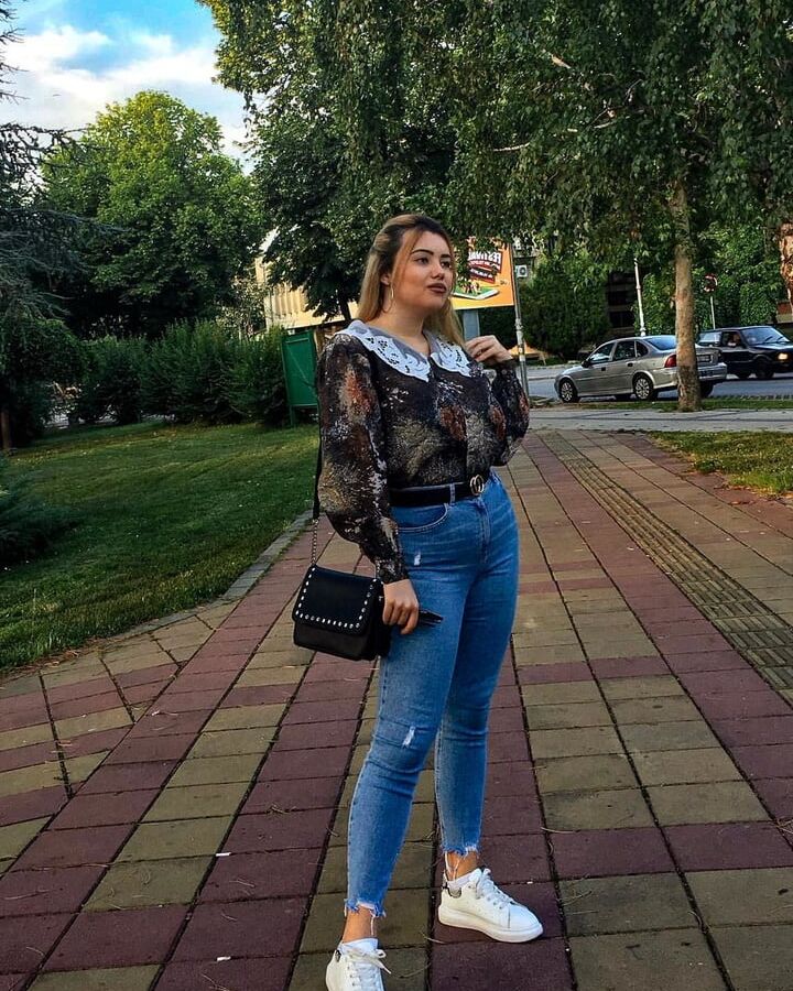 Serbian hot chuby girl big natural tits Ivana Obradovic