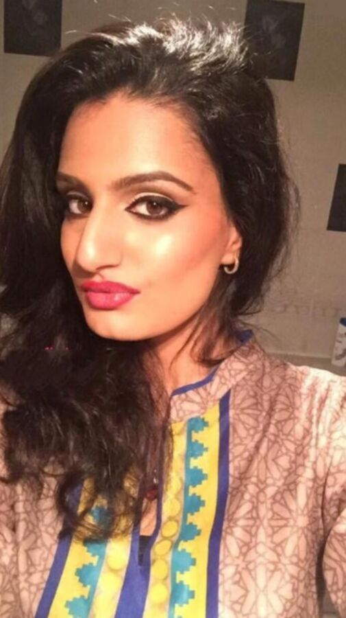 Busty paki goddess wife exposed huge tits aunty desi indian