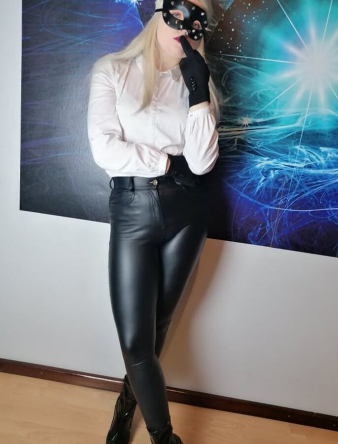 KinkyNavlia