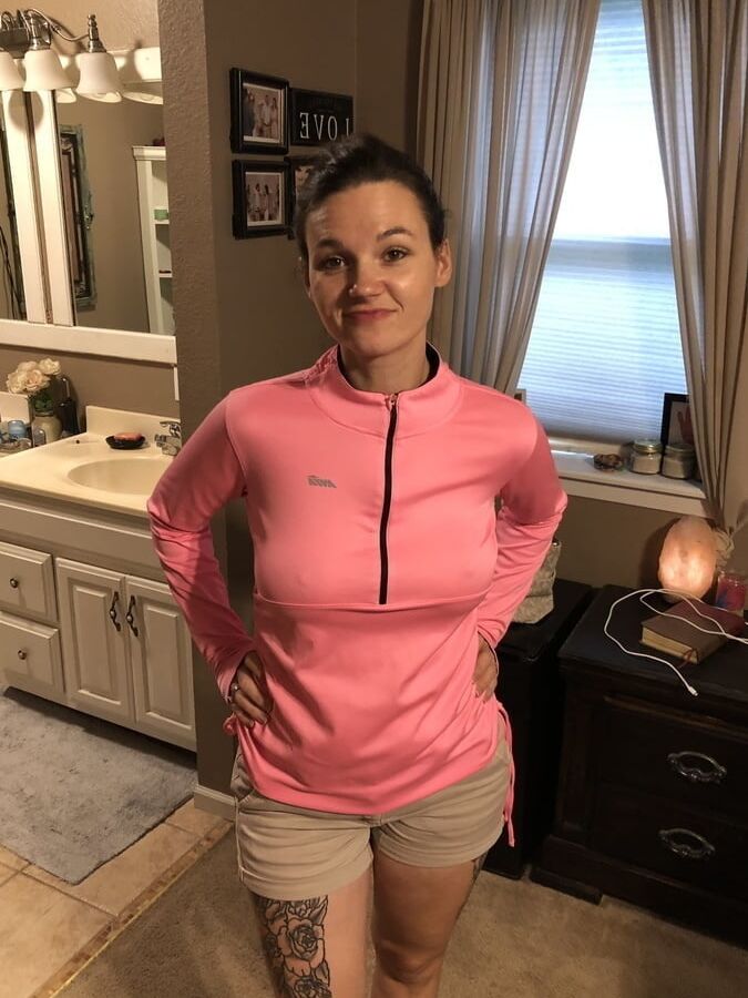 Sexy bruenette milf