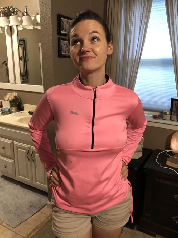 Sexy bruenette milf