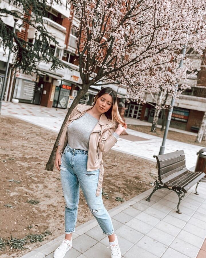 Serbian hot chuby girl big natural tits Ivana Obradovic