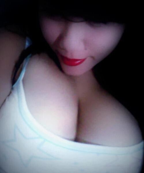 boobs non-nude (latinas, indian)