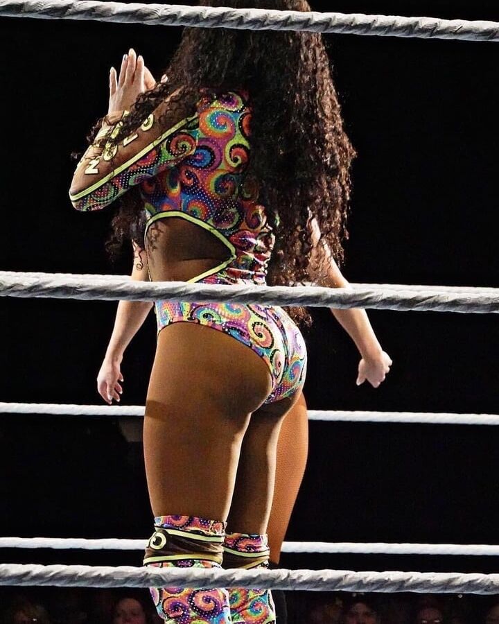 WWE Naomi