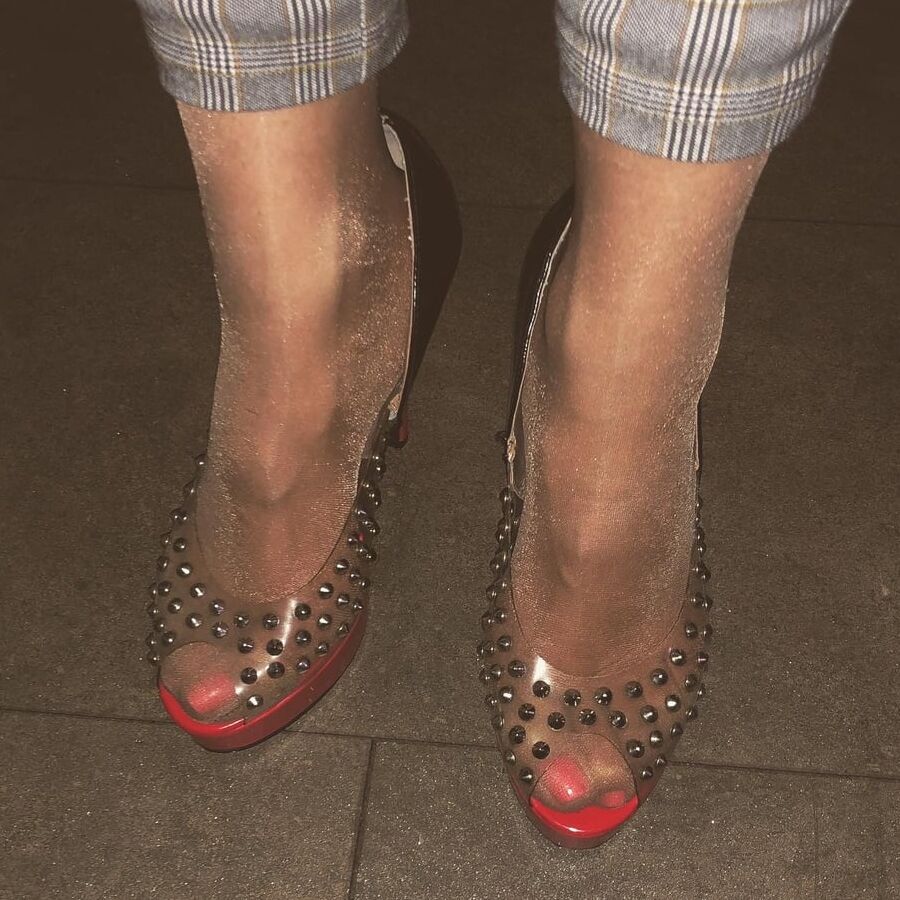 Under Nylon Pantyhose high heels