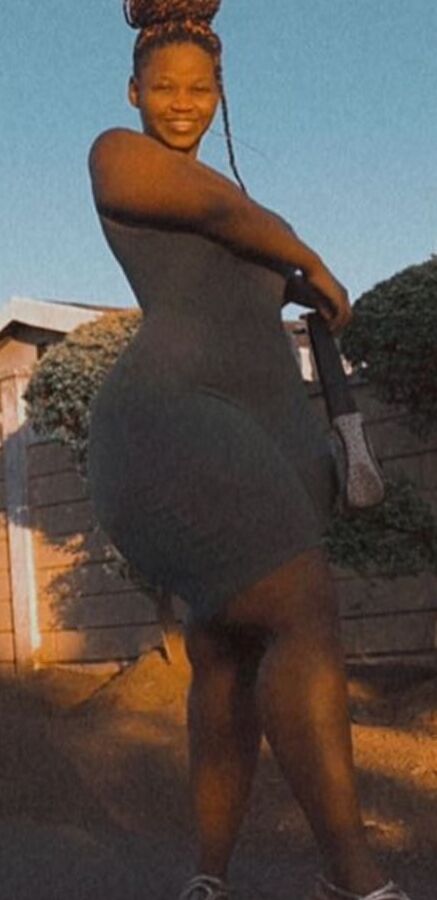 Sexy slim thick wide hip big booty pear Yolaan