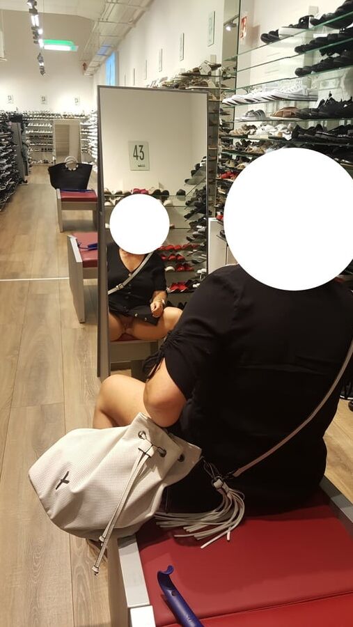 Pussy public flashing