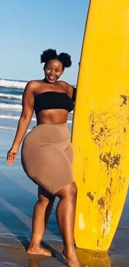 Sexy slim thick wide hip big booty pear Yolaan