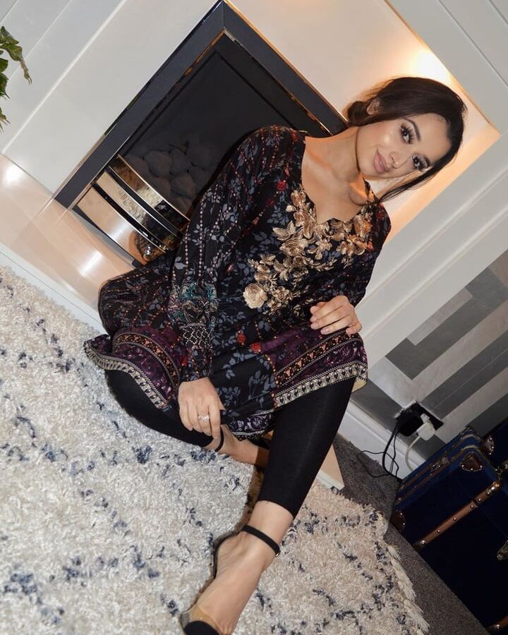 Paki with gorgeous feet