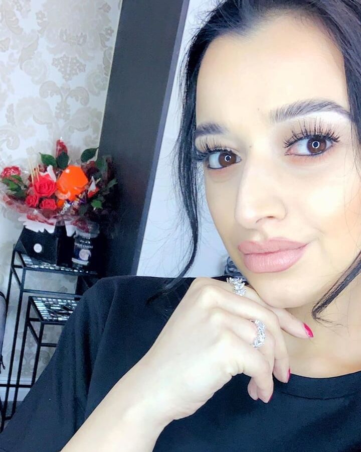 Paki with gorgeous feet