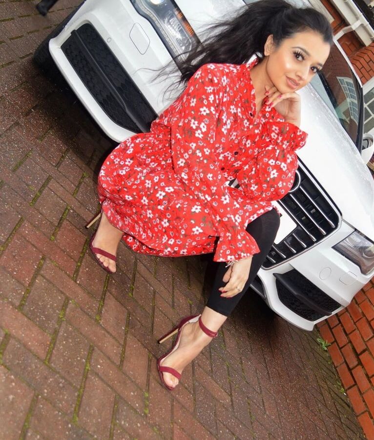 Paki with gorgeous feet