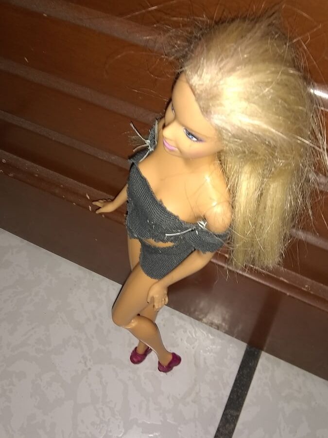 junio Barbie Doll morenaza