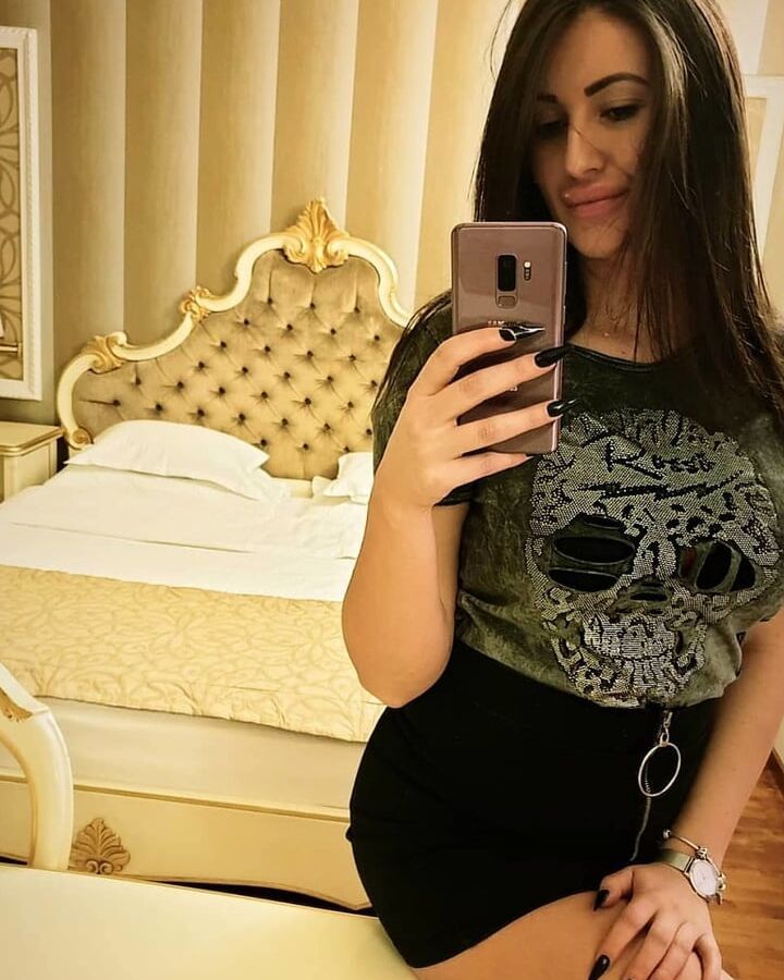 Snezana Minic Juicy Babe