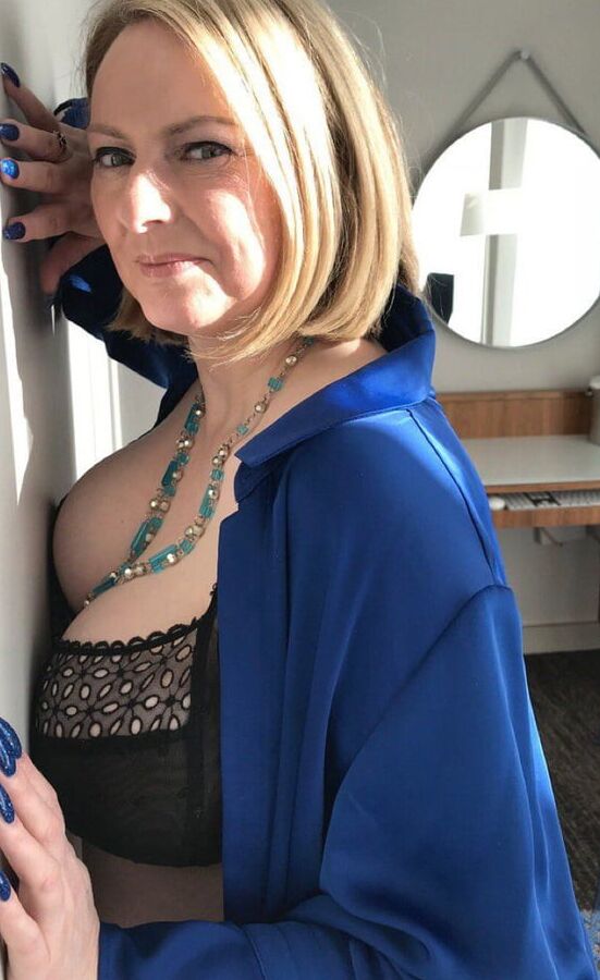 Hot Courtesan Annabel