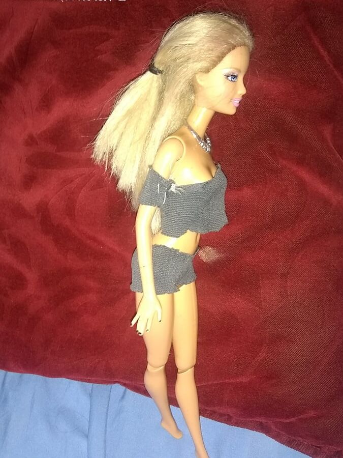 junio Barbie Doll morenaza