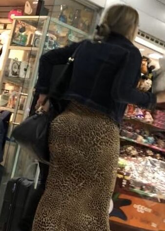 MILF IN LEOPARD DRESS