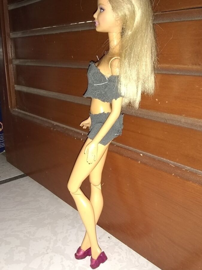 junio Barbie Doll morenaza