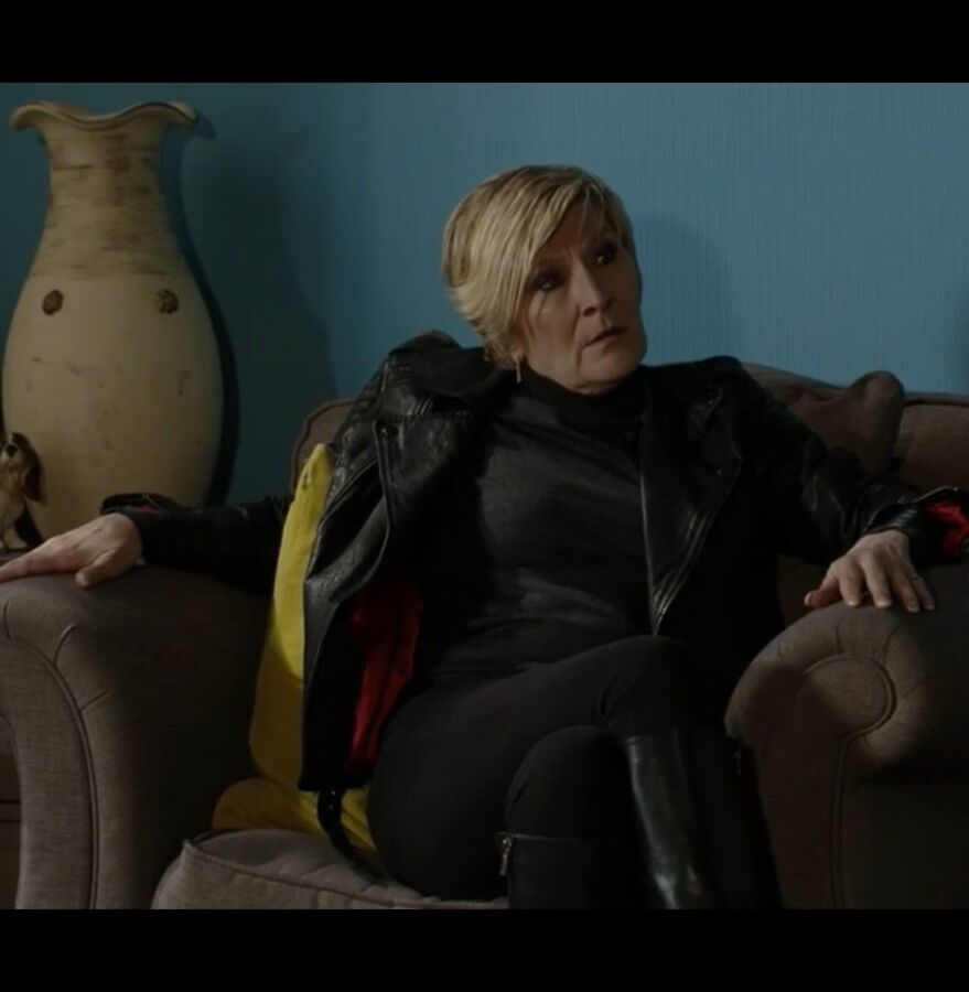 Female Celebrity - Linda Henry