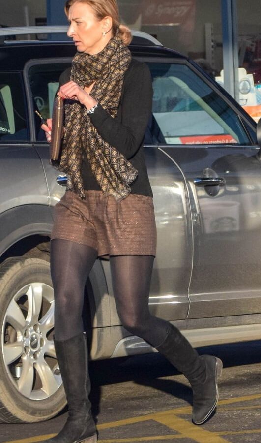 Street Pantyhose - Petrol Station MILF