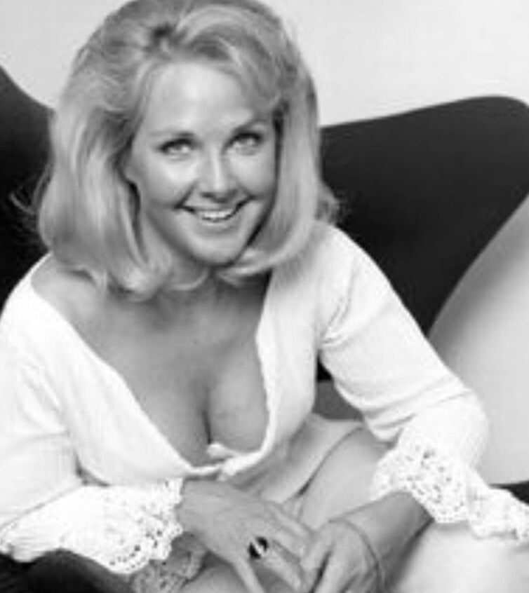 Wanda Ventham , so stunning in her prime