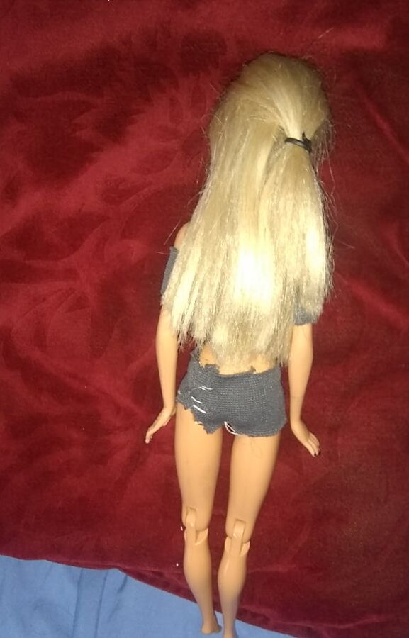 junio Barbie Doll morenaza