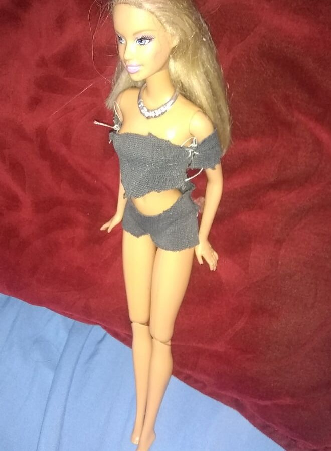 junio Barbie Doll morenaza