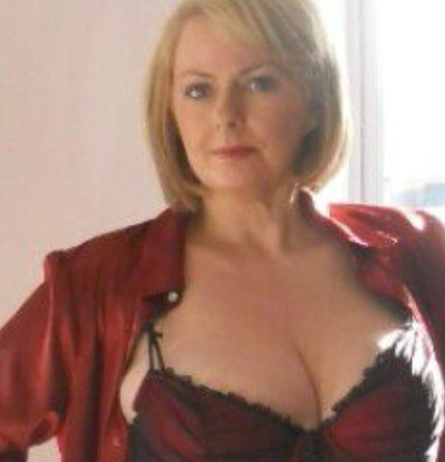 Hot Courtesan Annabel