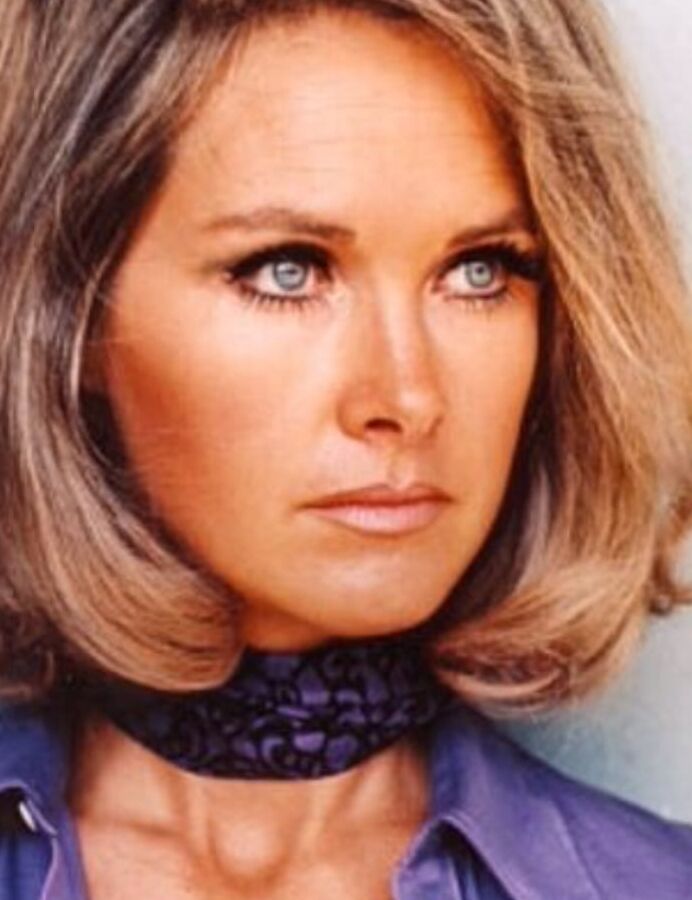 Wanda Ventham , so stunning in her prime