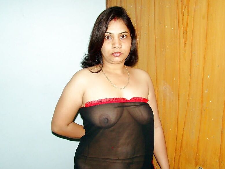 Sexy Amirta Hot Pics