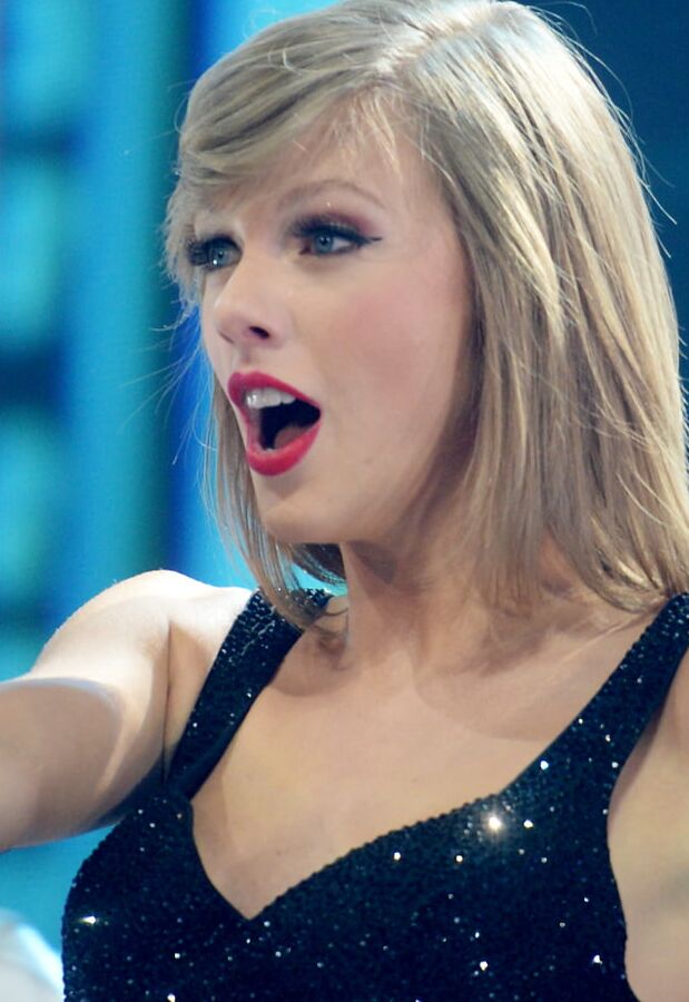 Taylor - Sexy on Stage