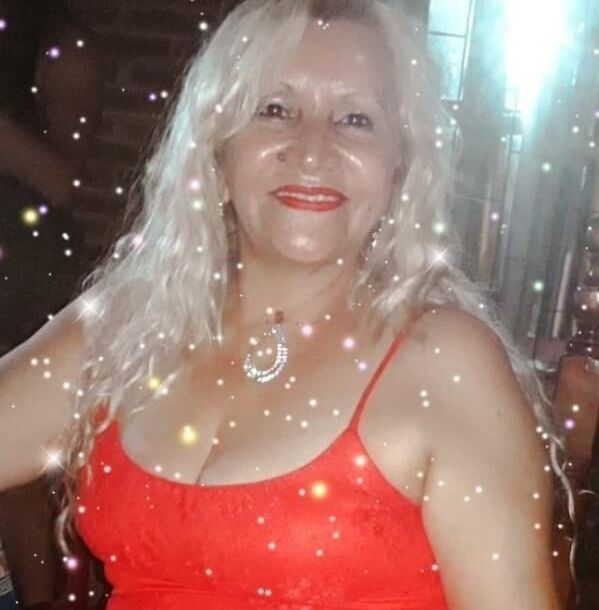 alicia manchado years mature elegante