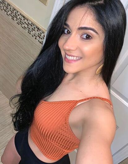 Latina Slut Showing Off Her Ass for Cum Tribute