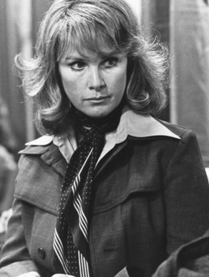 Wanda Ventham , so stunning in her prime