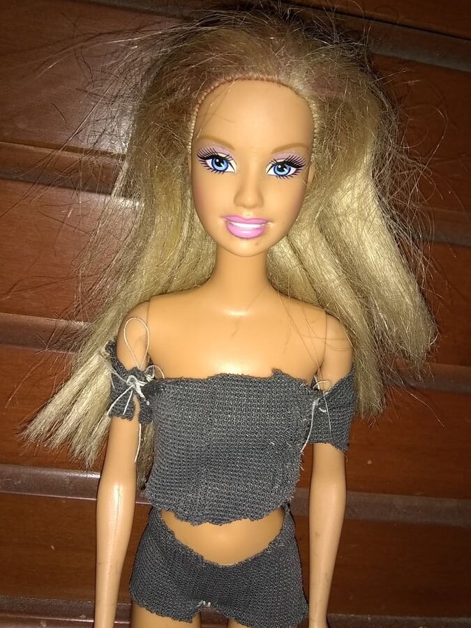 junio Barbie Doll morenaza
