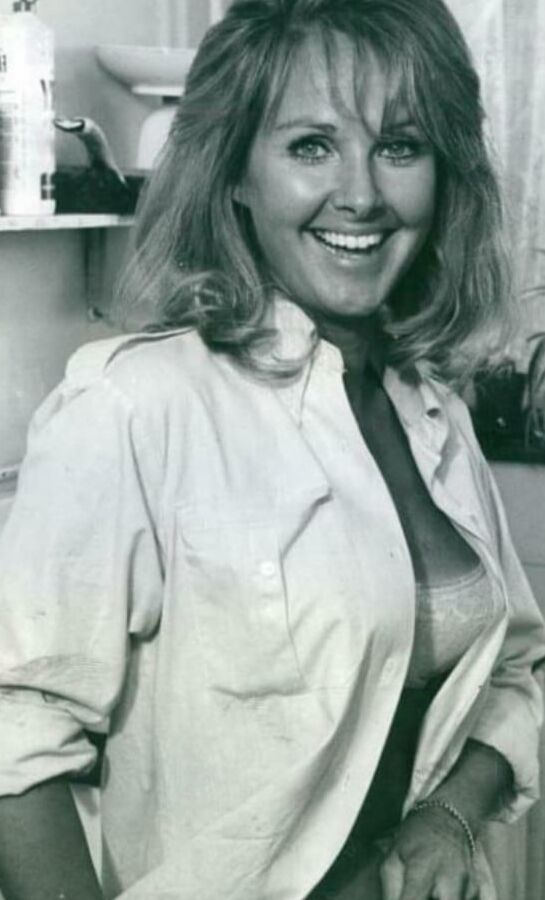 Wanda Ventham , so stunning in her prime