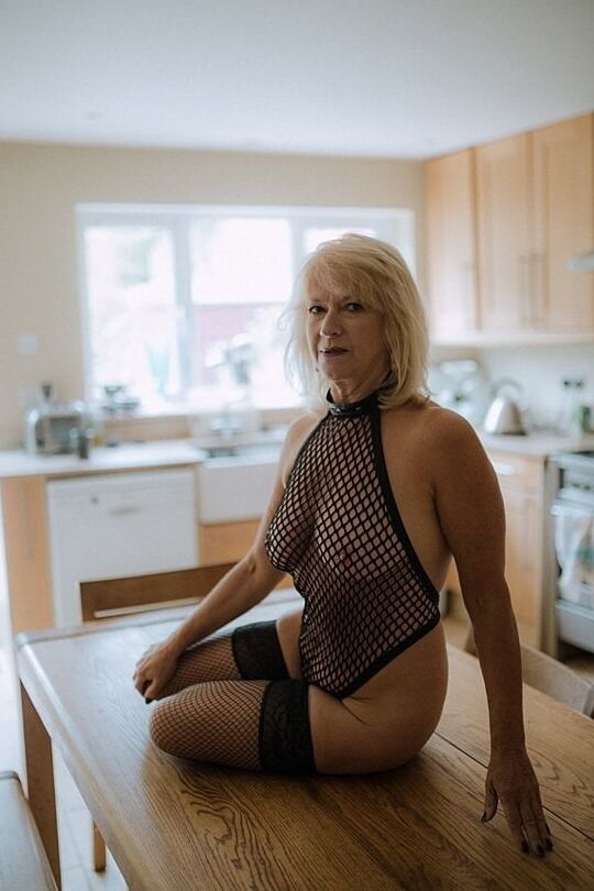 Elegant whore Jenny