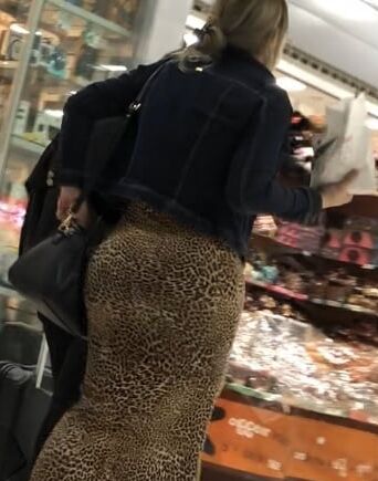 MILF IN LEOPARD DRESS