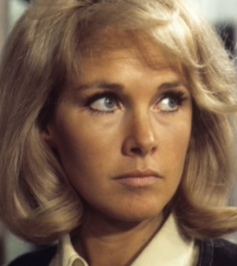 Wanda Ventham , so stunning in her prime