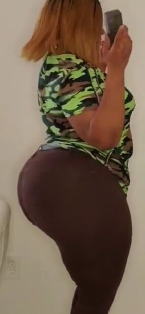 Mega chunky bbw milf pear spicy
