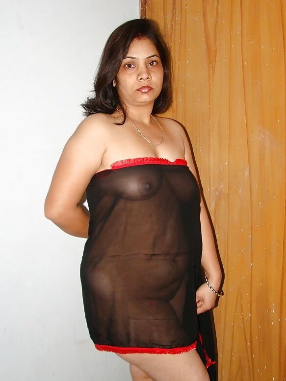 Sexy Amirta Hot Pics