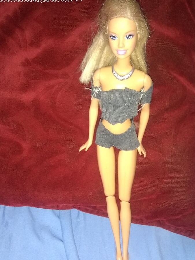 junio Barbie Doll morenaza