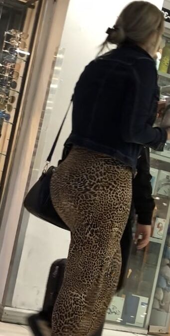 MILF IN LEOPARD DRESS