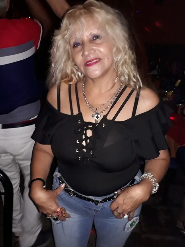 alicia manchado years mature elegante