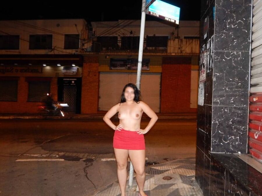 big ass babe doing street exhibition