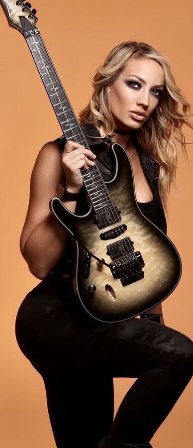 Nita Strauss